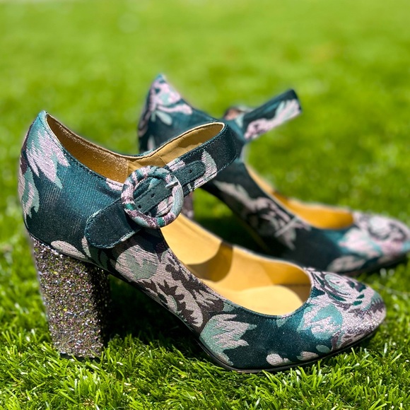 Marc Fisher Shoes - MARC FISHER | Floral Satin Green & Pink Glitter Mary Jane Heels | Boho | Size 7